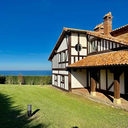 Magnifica Mirando Al Mar