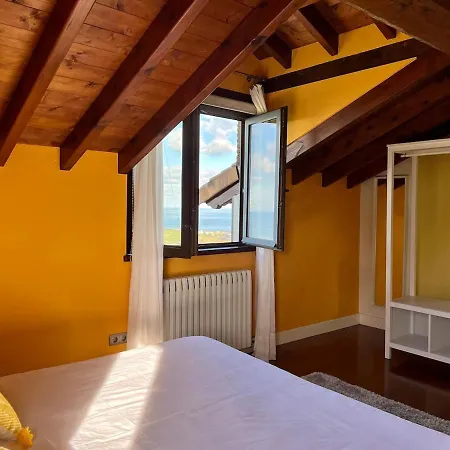 Magnifica Mirando Al Mar *