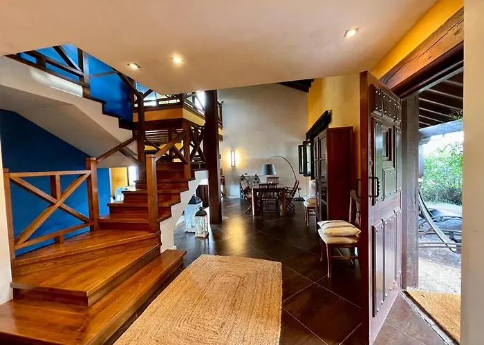 Magnifica Mirando Al Mar